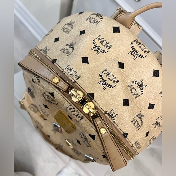 MCM Medium Studded Stark backpack - Picture 5 of 16